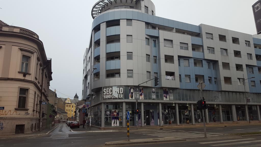 Apartment Centrum - Free Private Parking Novi Sad Luaran gambar